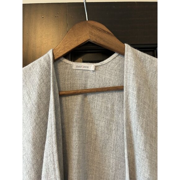 Mer Sea Gray One-Size Poncho – Cozy Chic Travel Layer Quiet Luxury Soft Knit - Picture 5 of 10